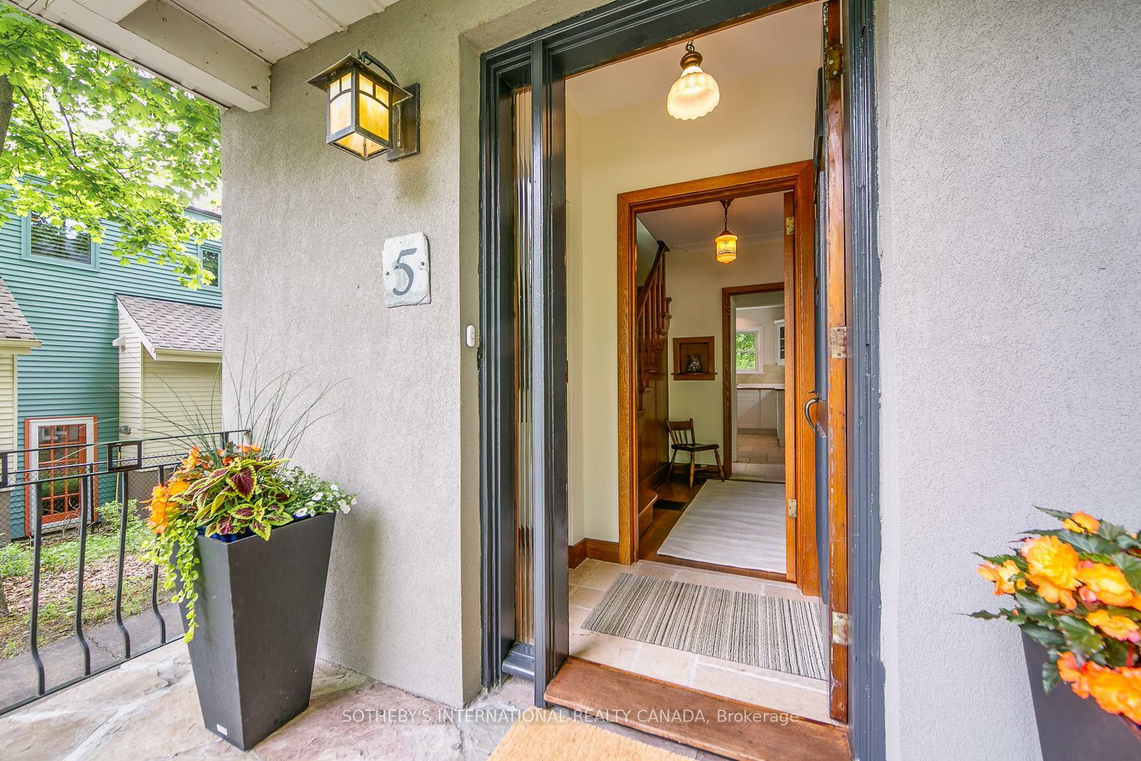 Property Photo: 5 Springbank Avenue ON M1N 1G2