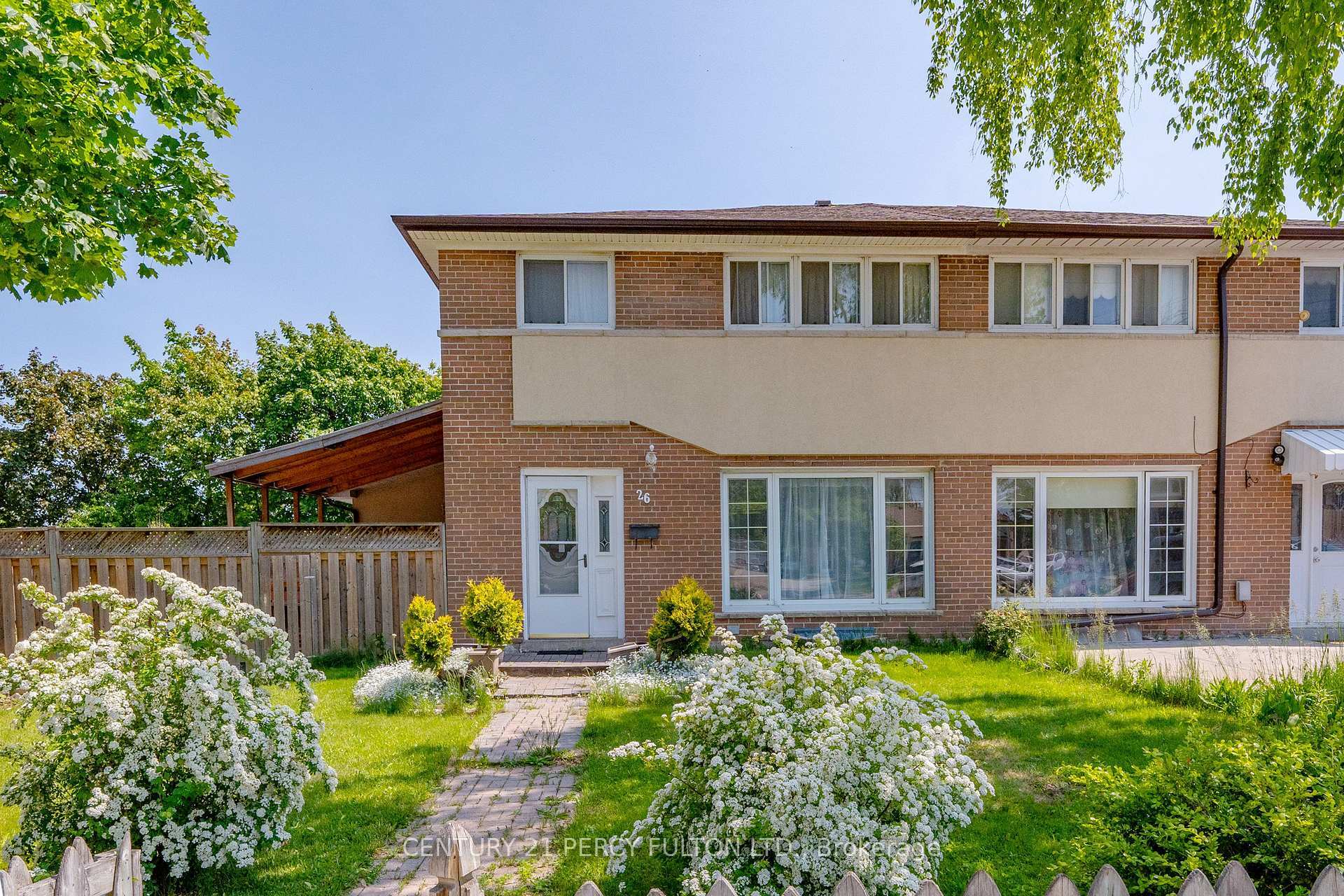 Photo de la propriété: 26 Marlebon Road ON M9V 3W2