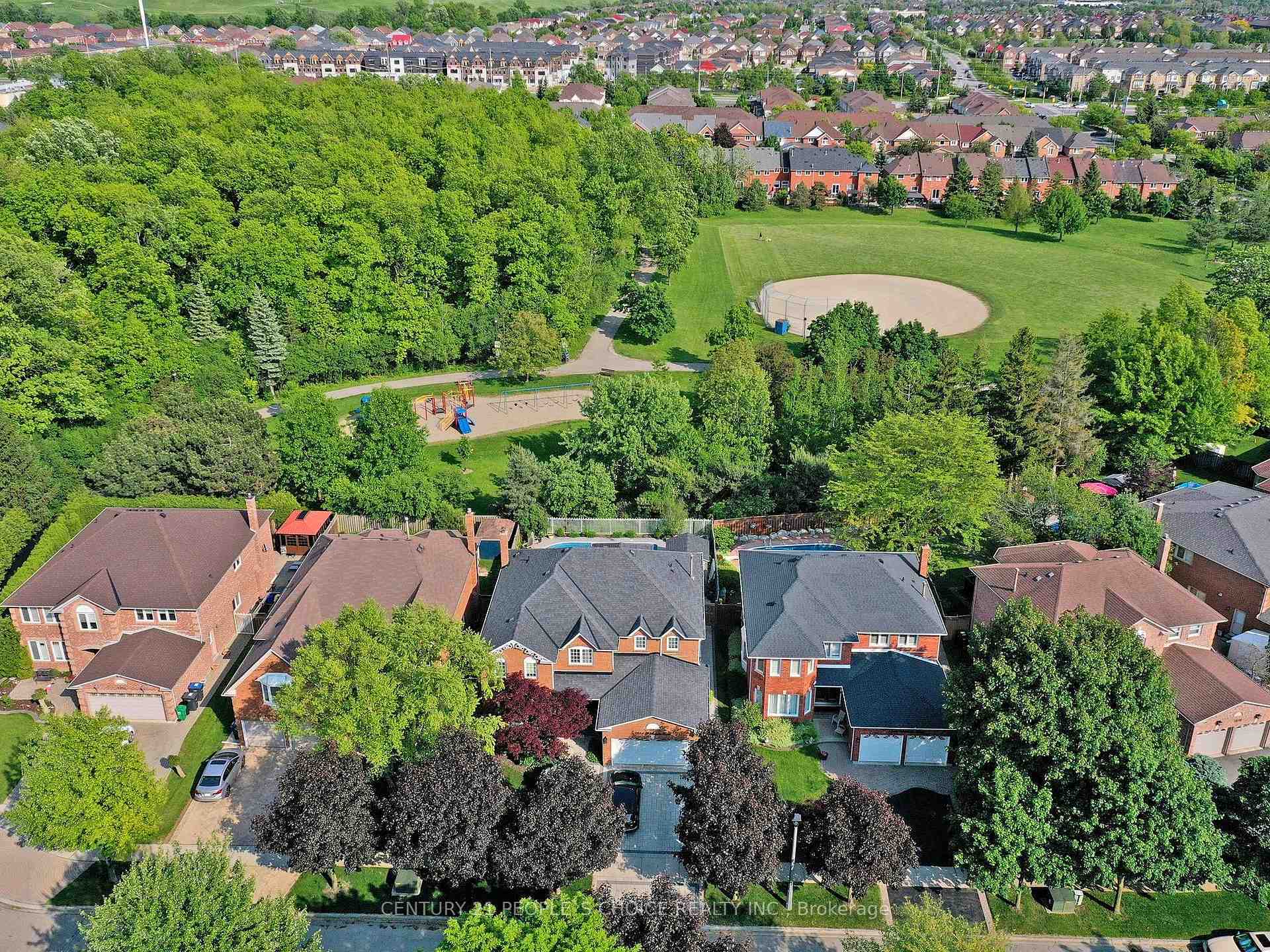1340 Whitewater Lane  Mississauga ON L5V 1L8 photo
