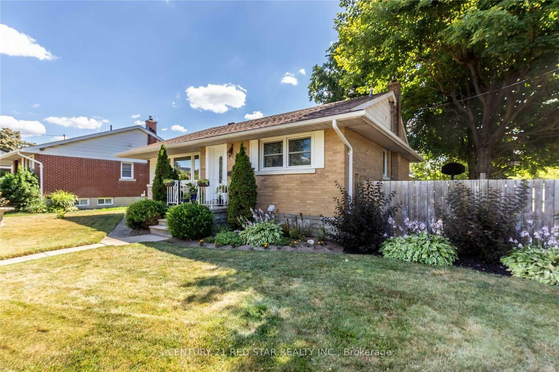 Property Photo: 107 Ellis Crescent S ON N2J 2C1