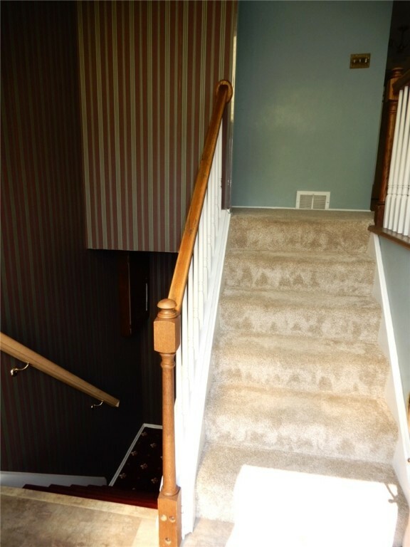 Property Photo: 204 Stonebrook Dr PA 15317