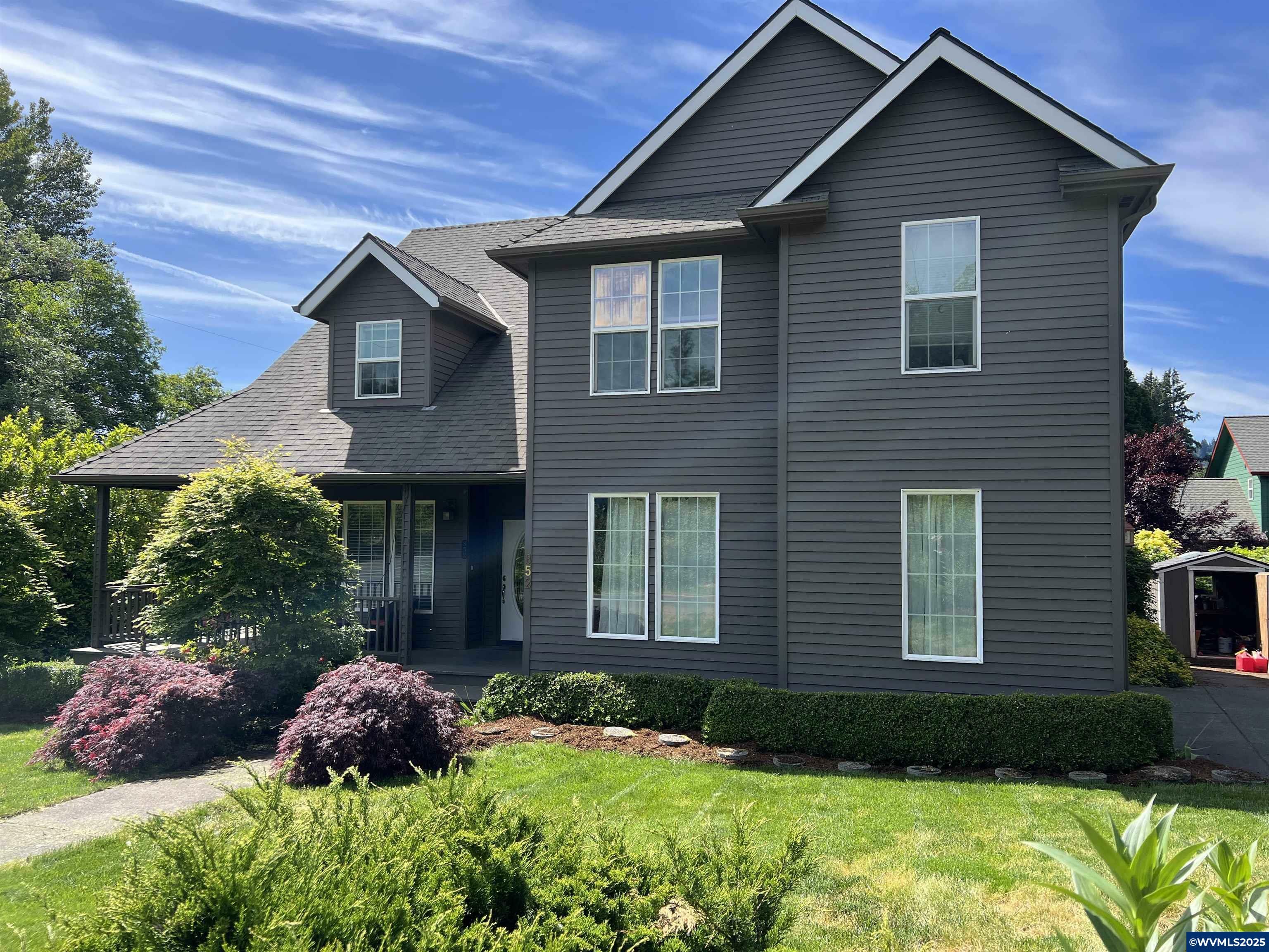 Property Photo:  852 Marilyn Dr  OR 97370 