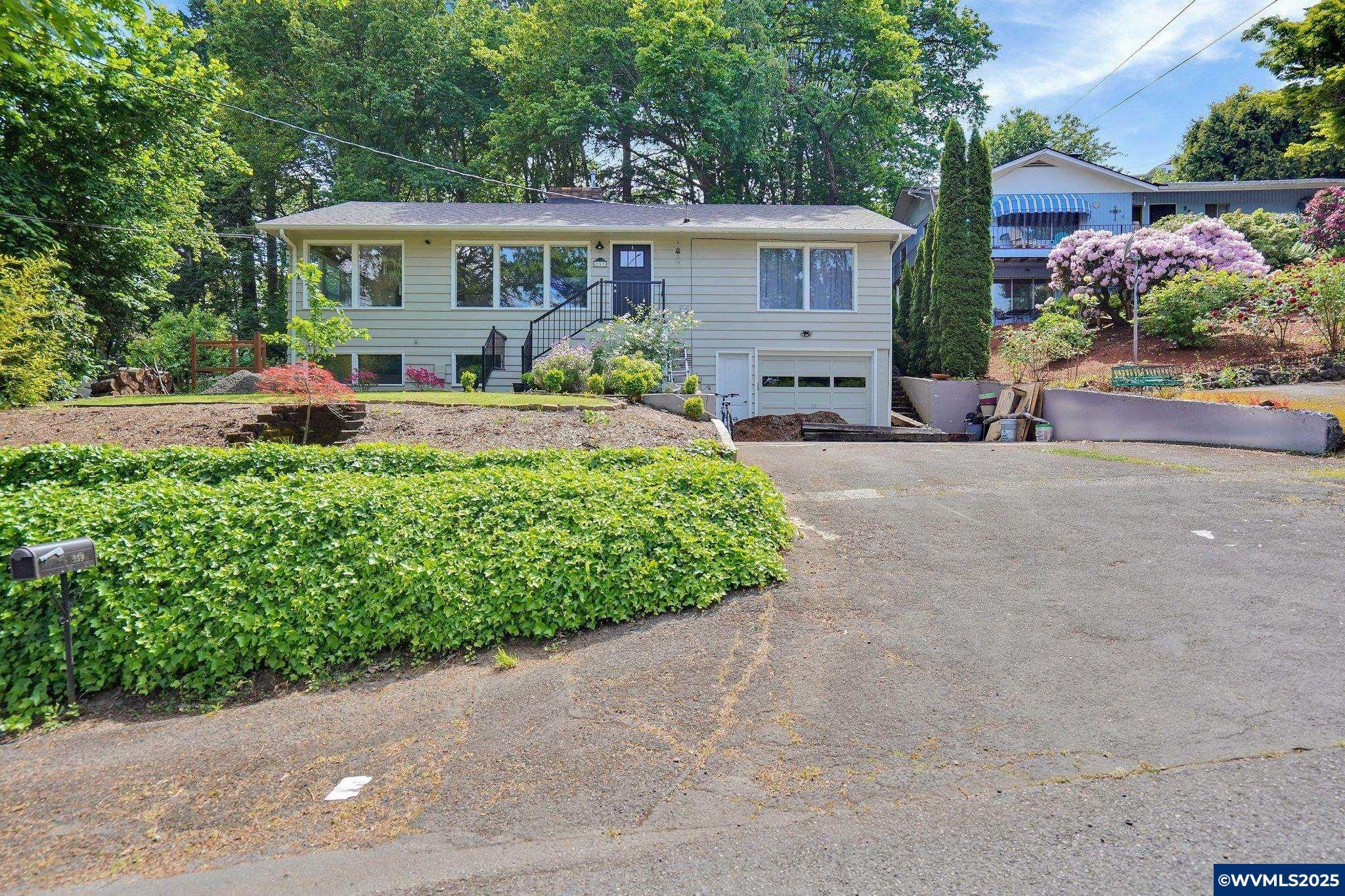 Property Photo: 259 Stoneway Dr NW OR 97304