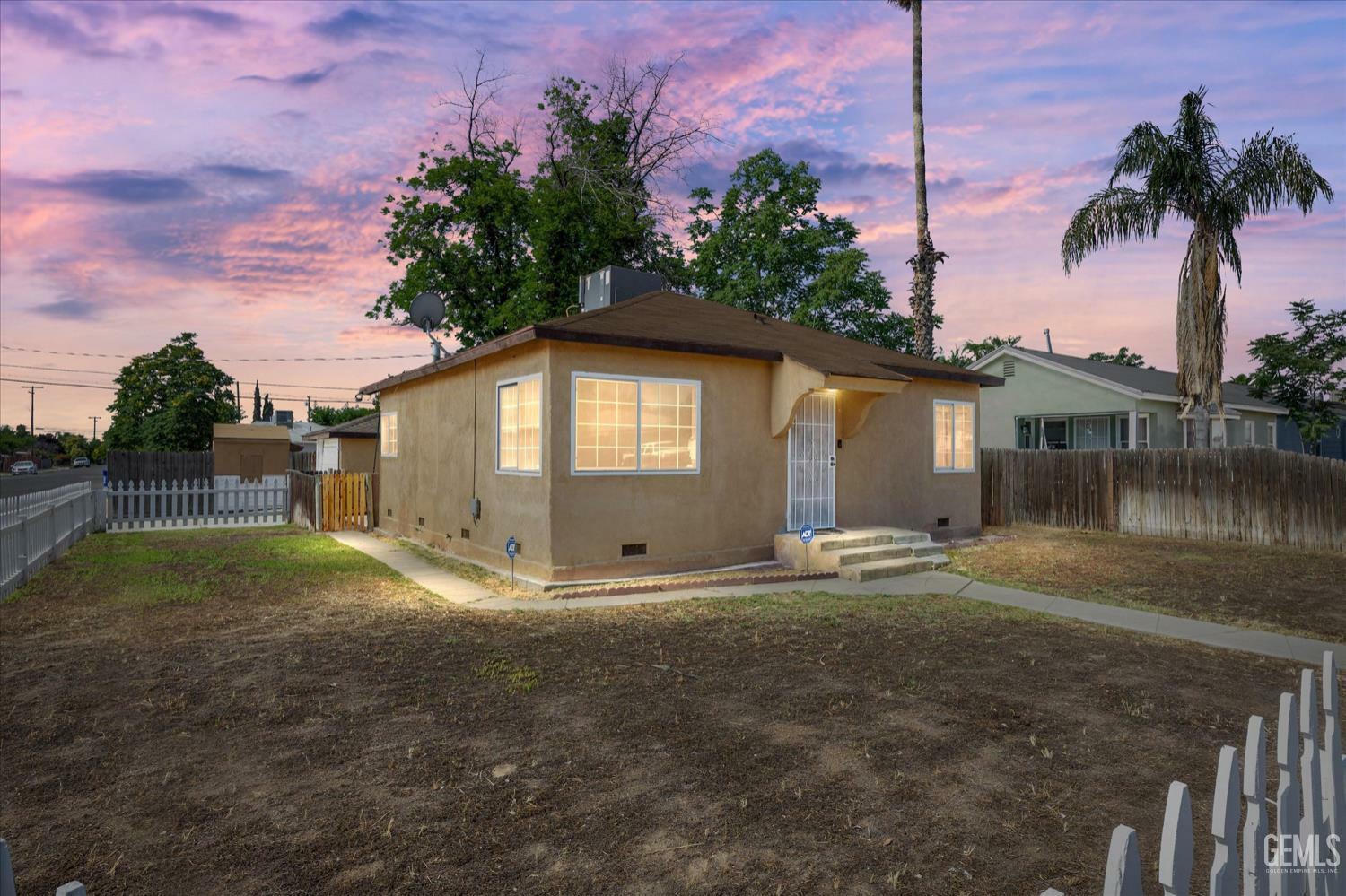 Property Photo: 1901 Rose Marie Drive CA 93304
