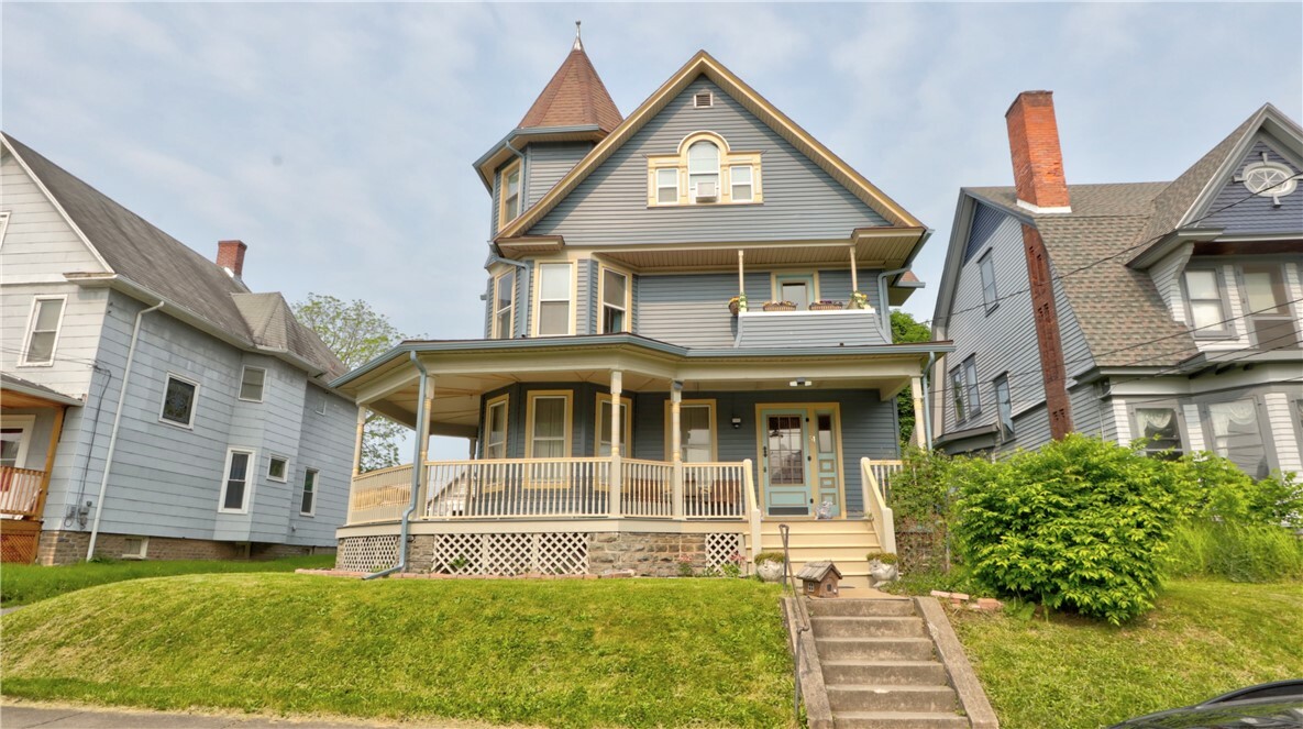 Property Photo:  51 Sherrill Street  NY 14456 