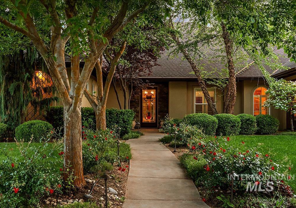 Property Photo: 1641 N Kenwood Place ID 83616