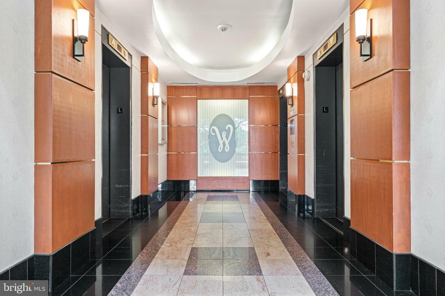 Property Photo: 203 Yoakum Parkway 603 VA 22304