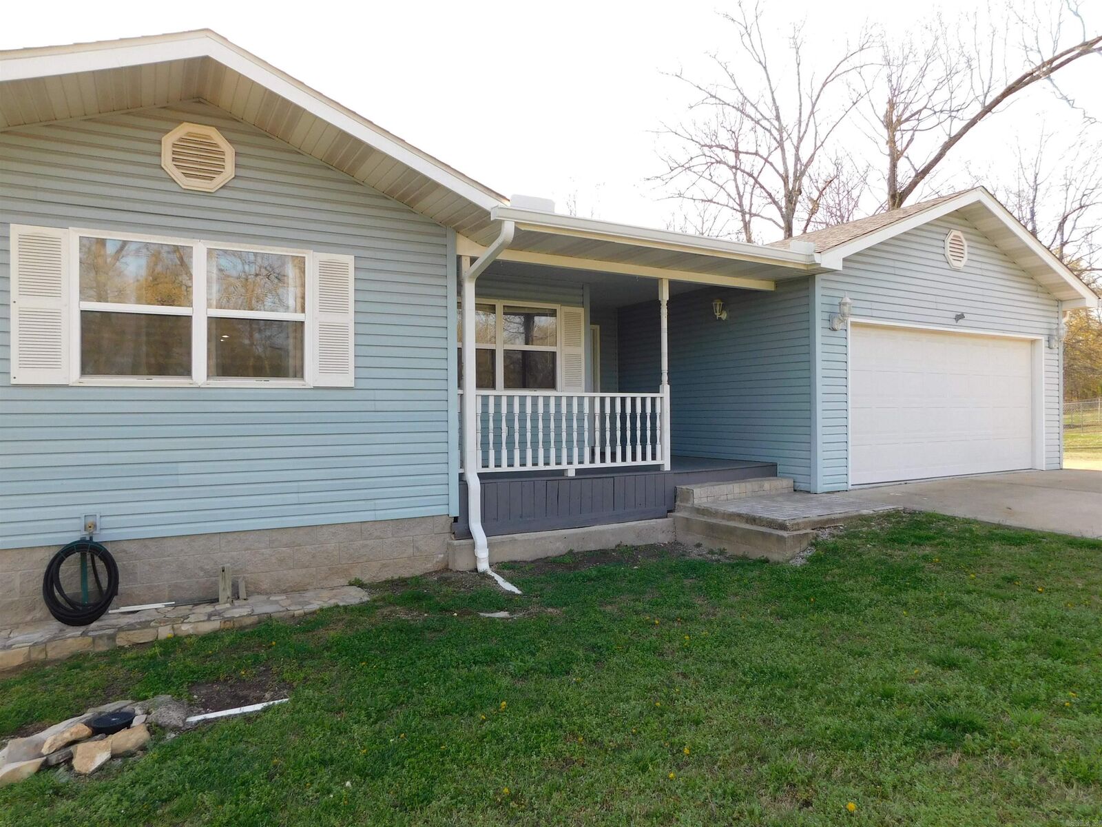 Property Photo: 384 Robinhood Circle AR 72653