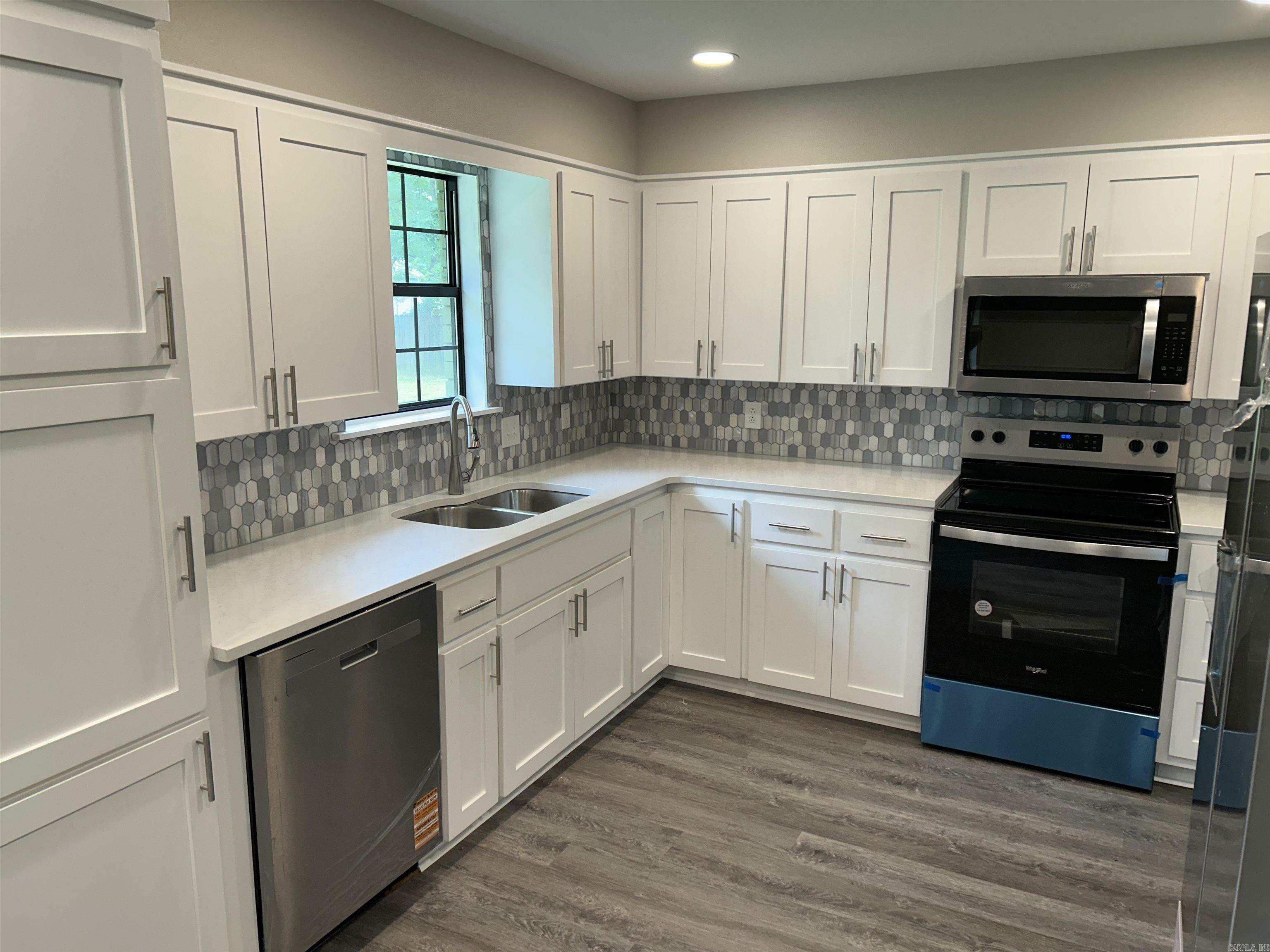 Property Photo: 60 Sandpiper Court AR 72032