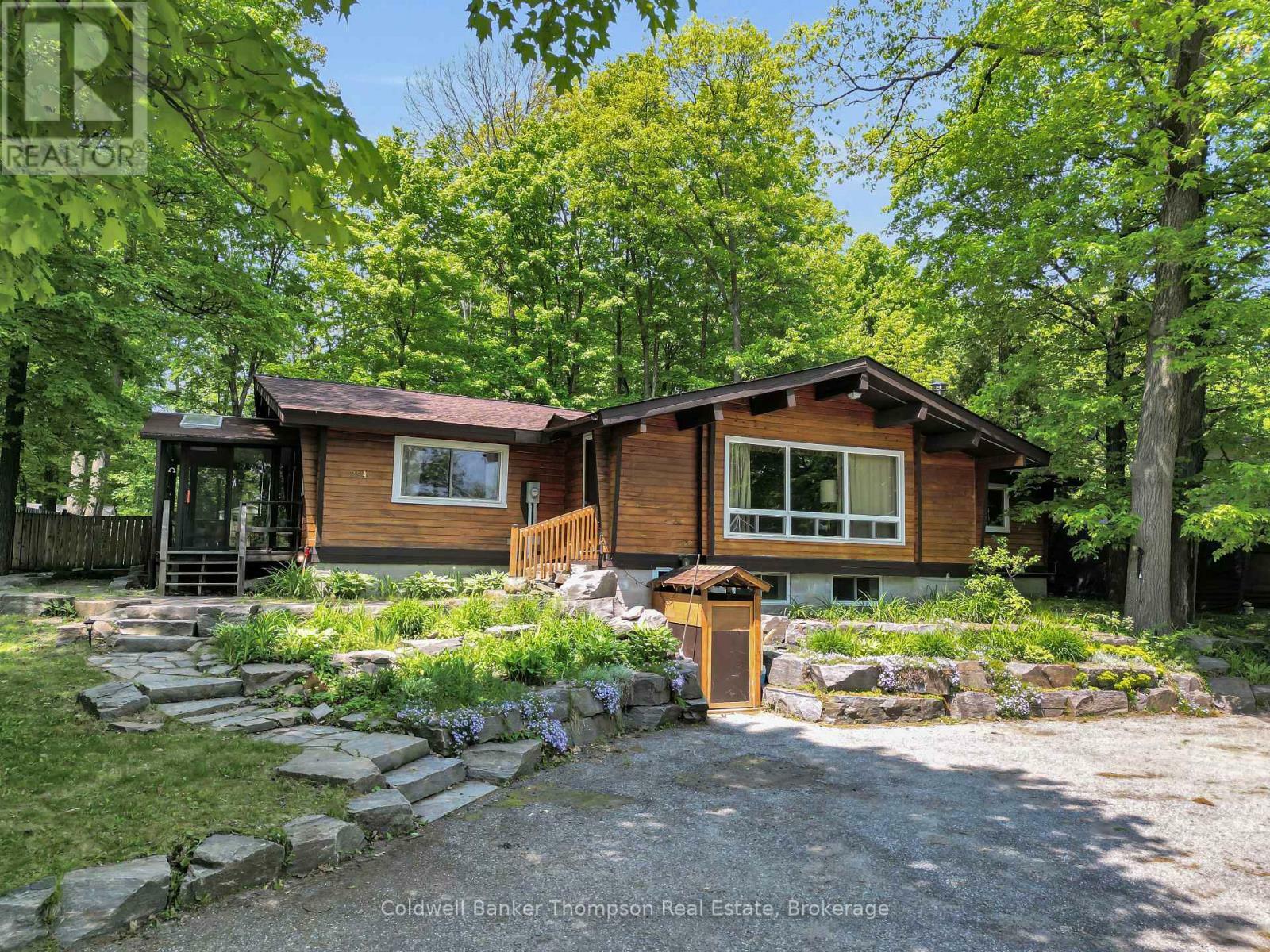Photo de la propriété:  254 Lakeshore Road  ON P1H 1Y8 