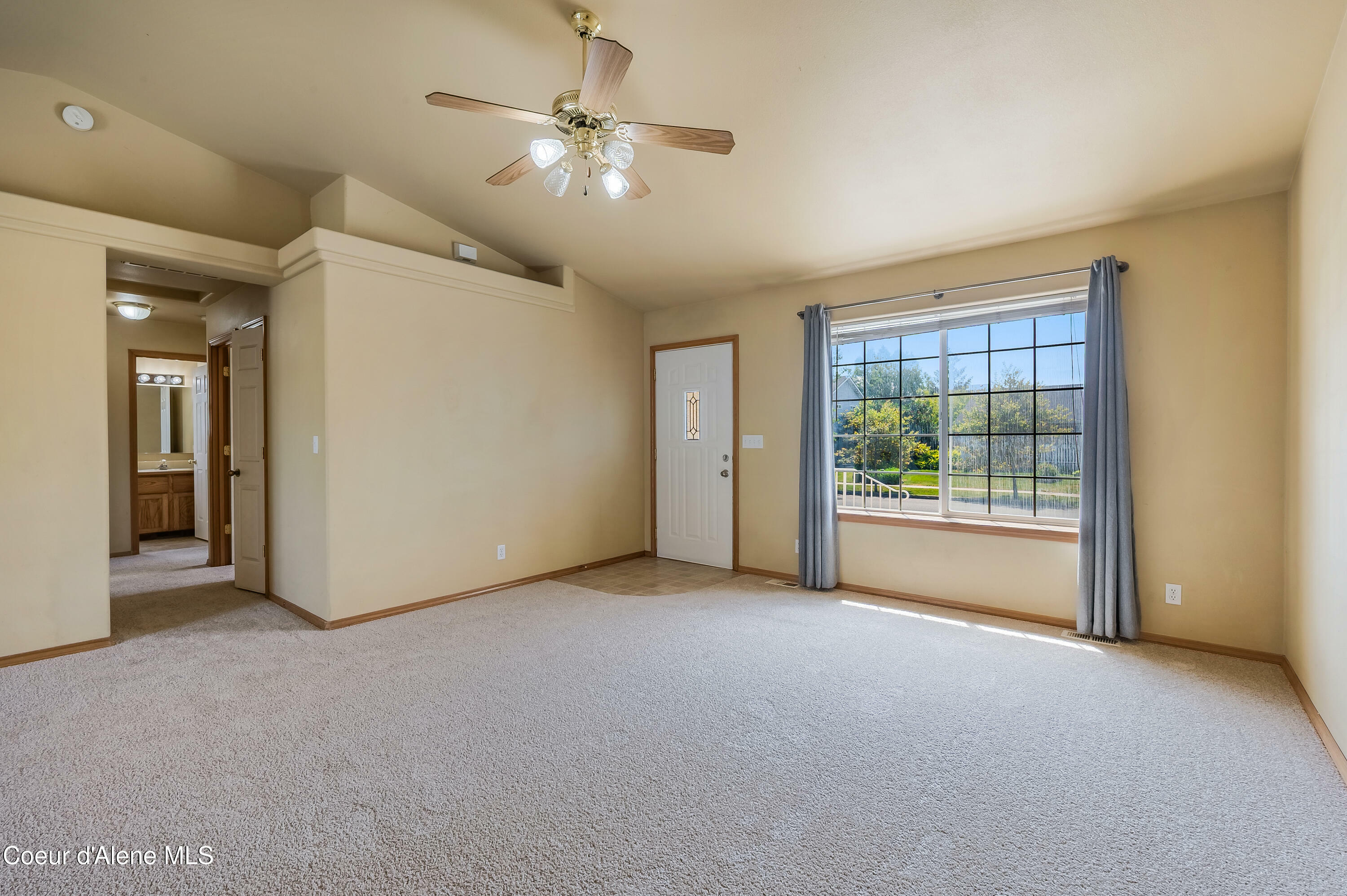 Property Photo:  321 E Acorn Ave  ID 83814 