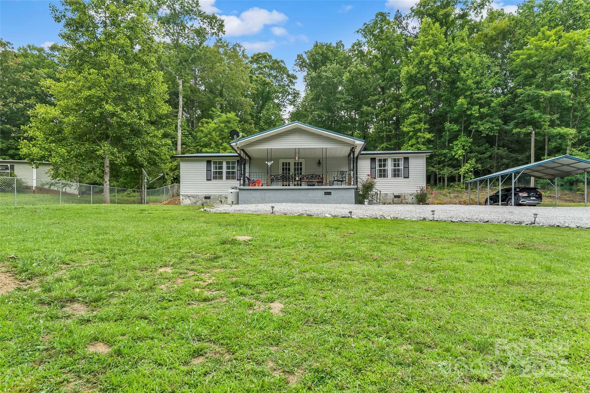 Property Photo: 1593 Yancey Road NC 28752