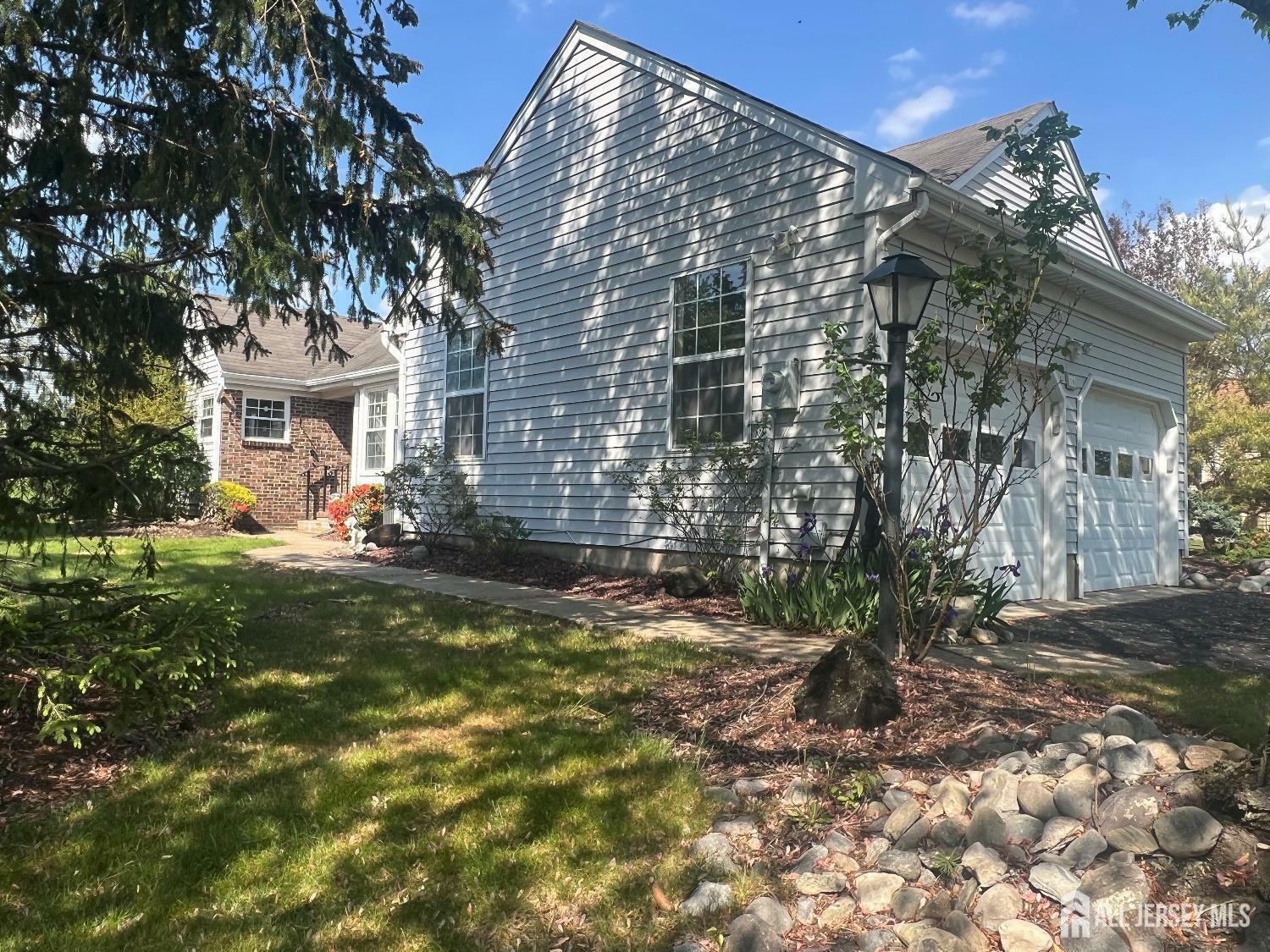 Property Photo:  16 Canterbury Drive  NJ 08831 
