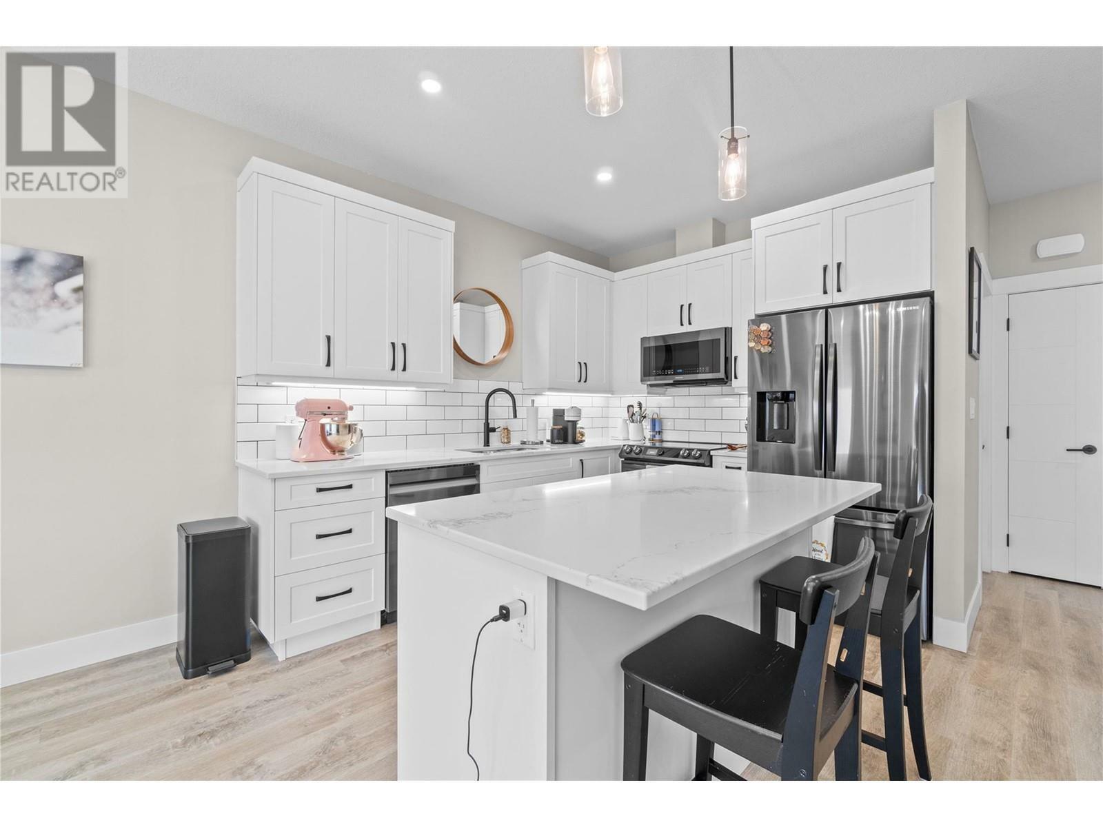 Property Photo: 2810 15 Avenue Northeast 28 BC V1E 0G2
