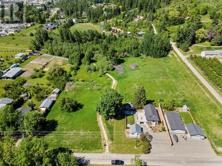 Property Photo:  924 Devon Street  BC V0B 1G6 