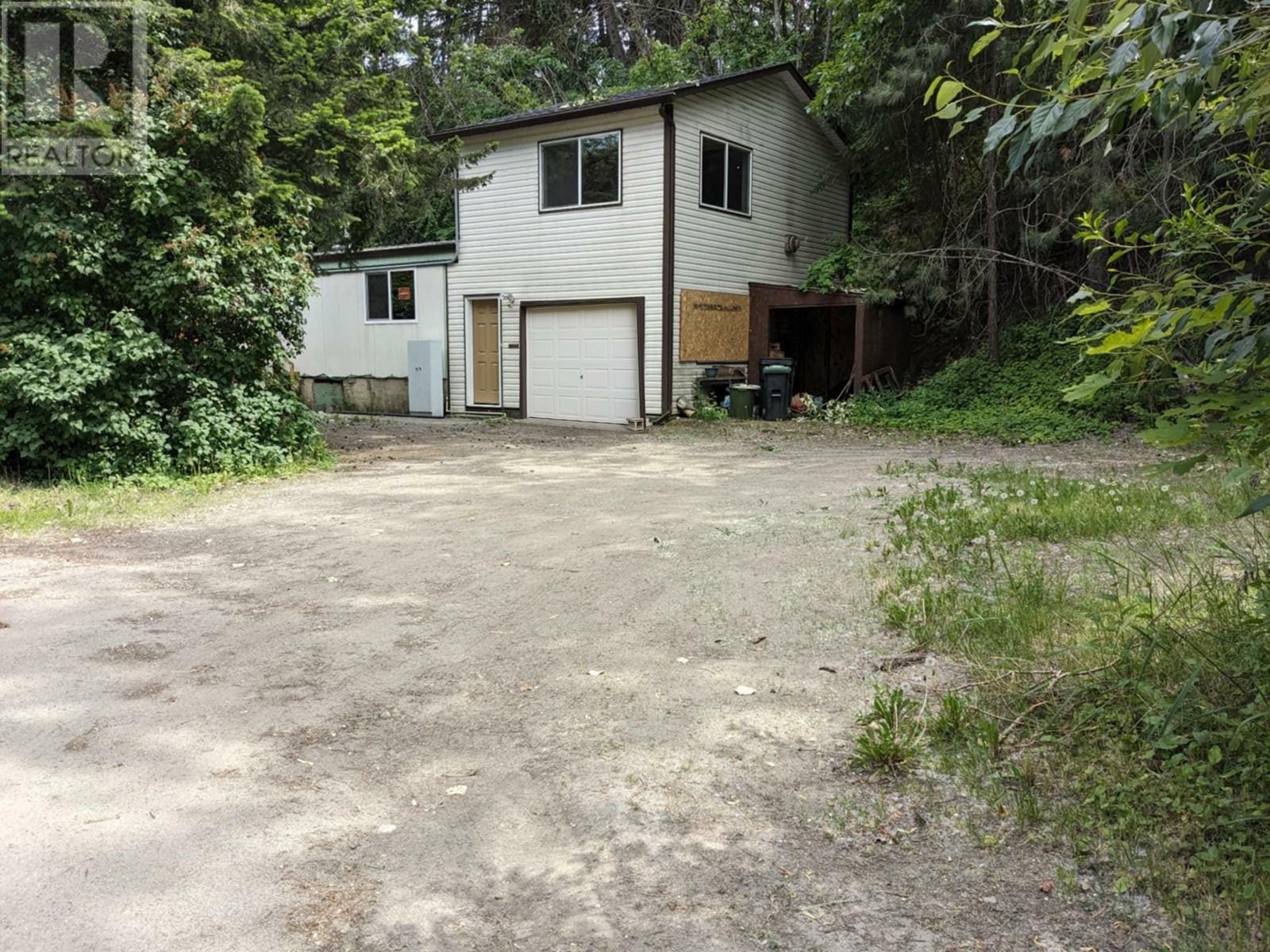 Property Photo: 1300 46 Avenue BC V1T 3P2