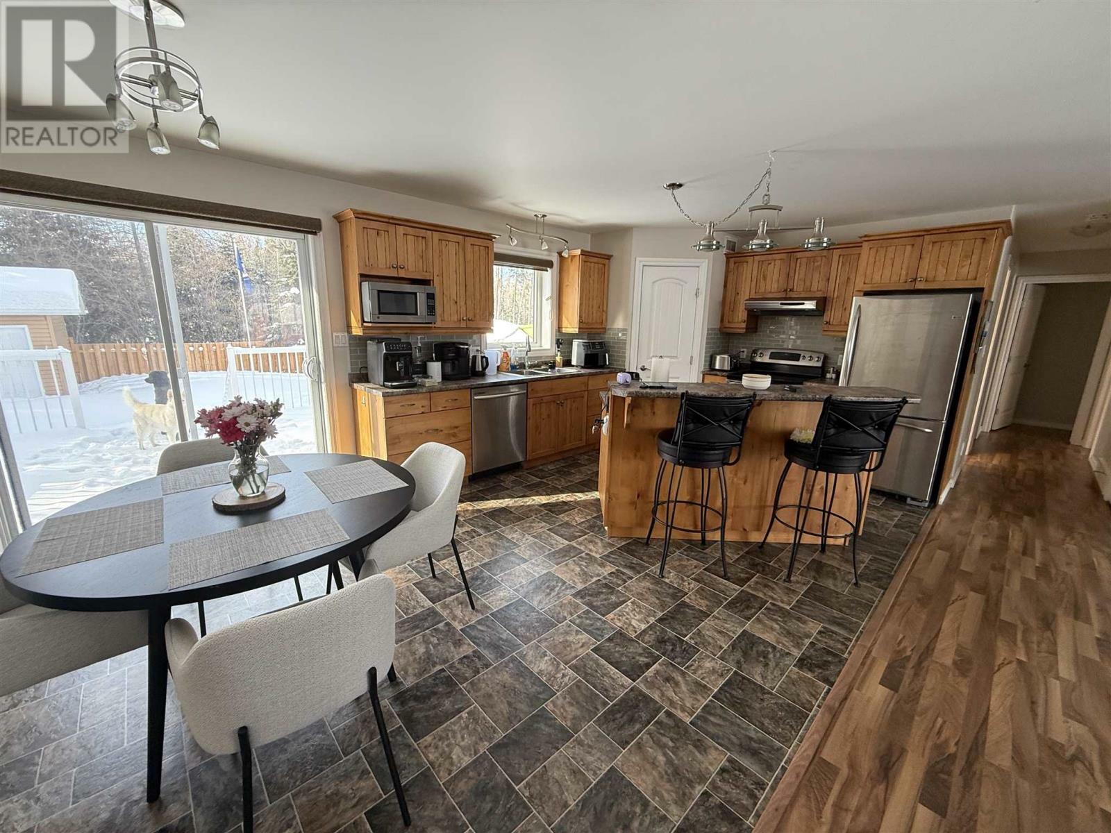 Property Photo: 23 Aspen Dr ON P8T 0A3