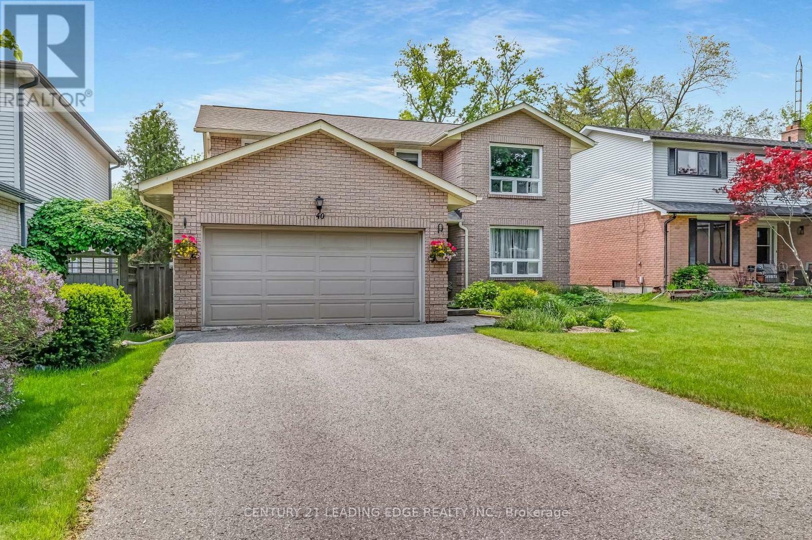 Property Photo: 40 Birchard Boulevard ON L0G 1M0
