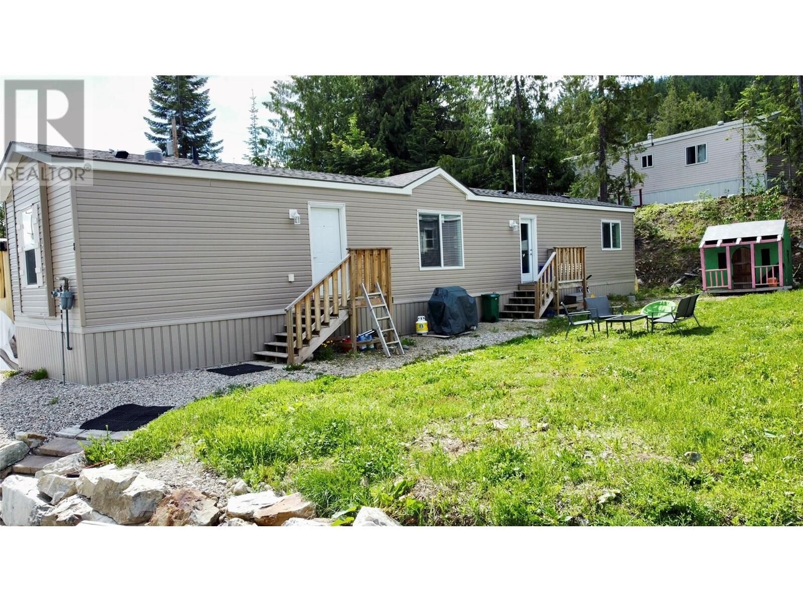 Property Photo: 891 Monte Vista Drive 8 BC V0G 1Y0