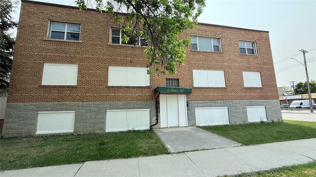 Property Photo:  757 Banning Street  MB R3E 2H8 
