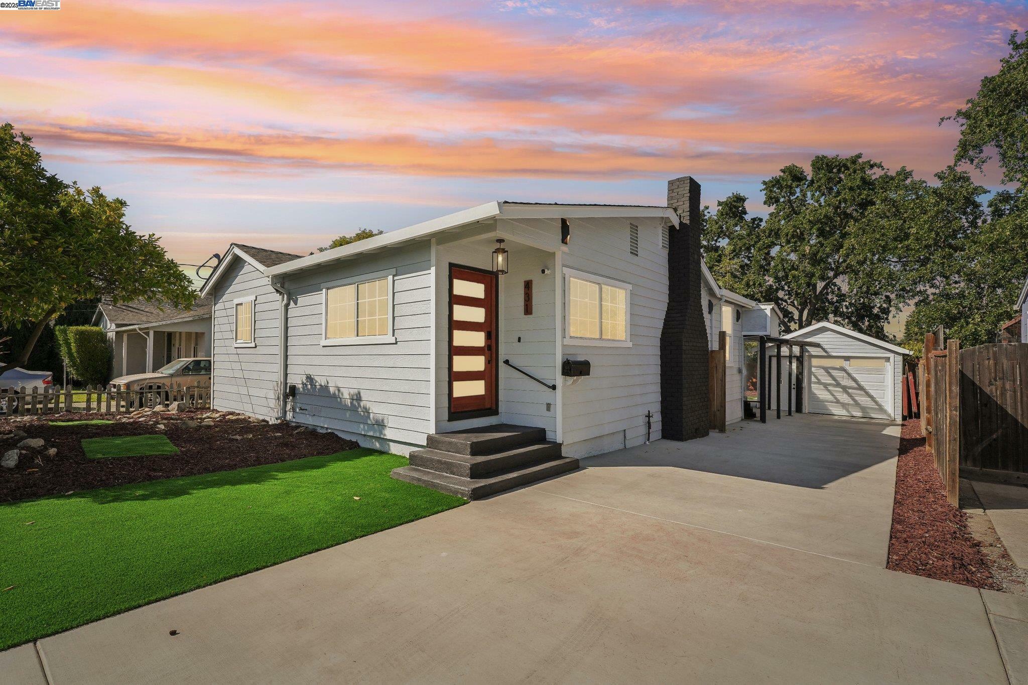 Property Photo:  431 Alameda De Las Pulgas  CA 94062 