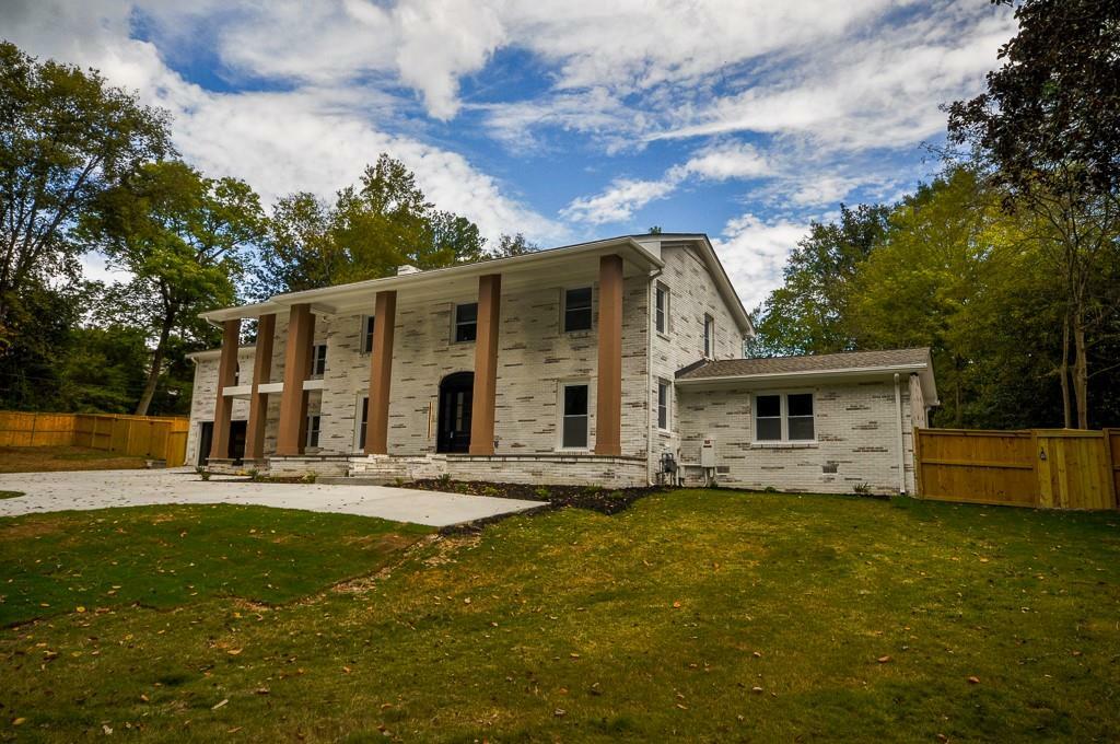 Property Photo: 4395 Woodland Brook Drive SE GA 30339