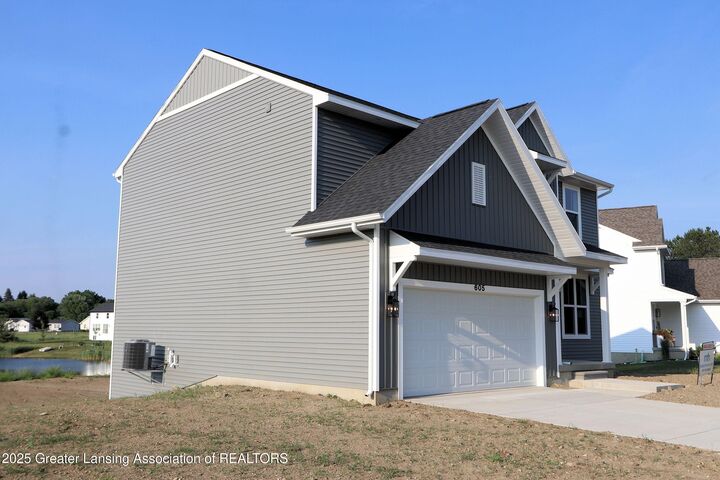 Property Photo: 605 Landbridge MI 48872