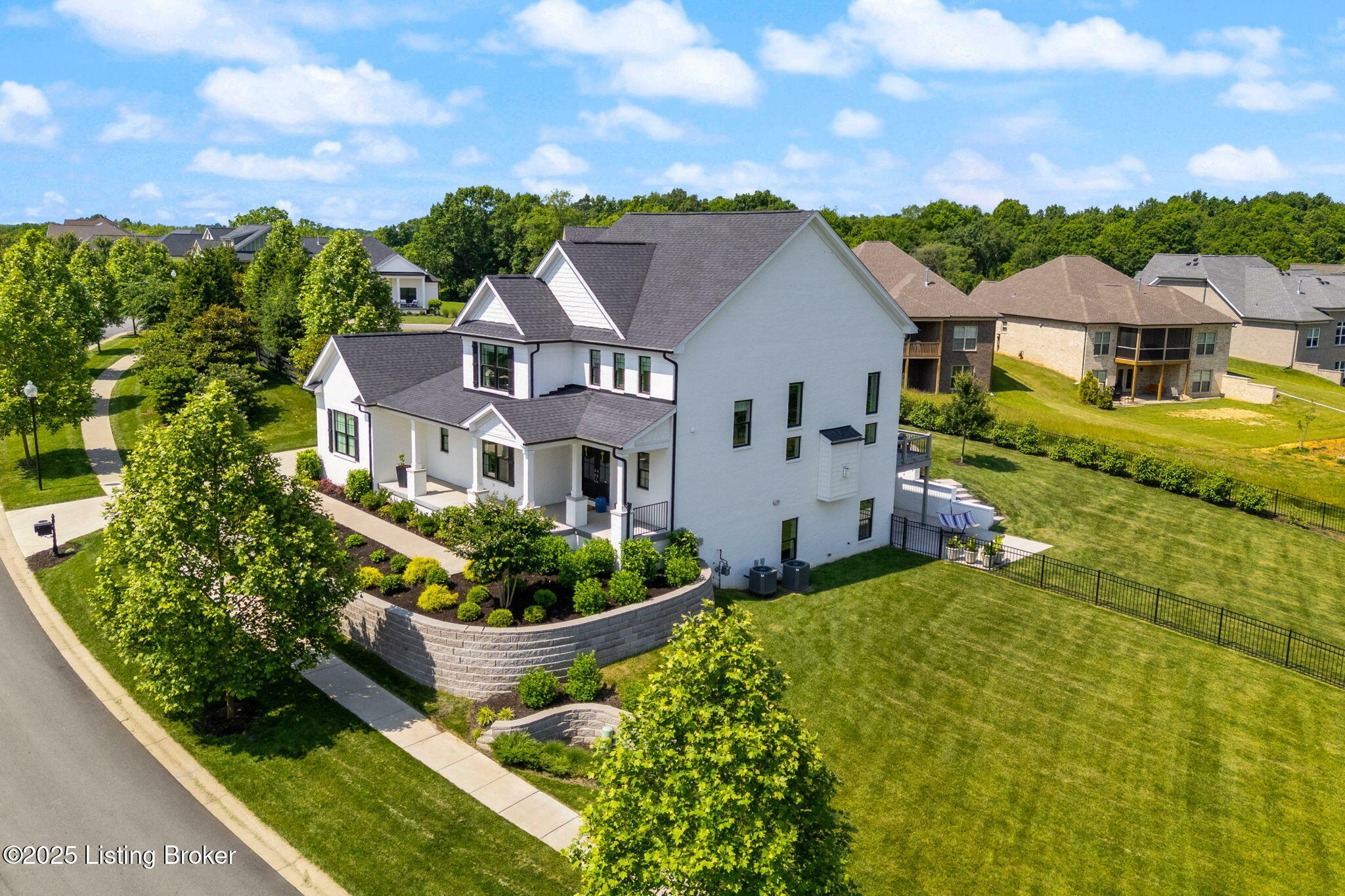 Property Photo: 17716 Shakes Creek Dr KY 40023