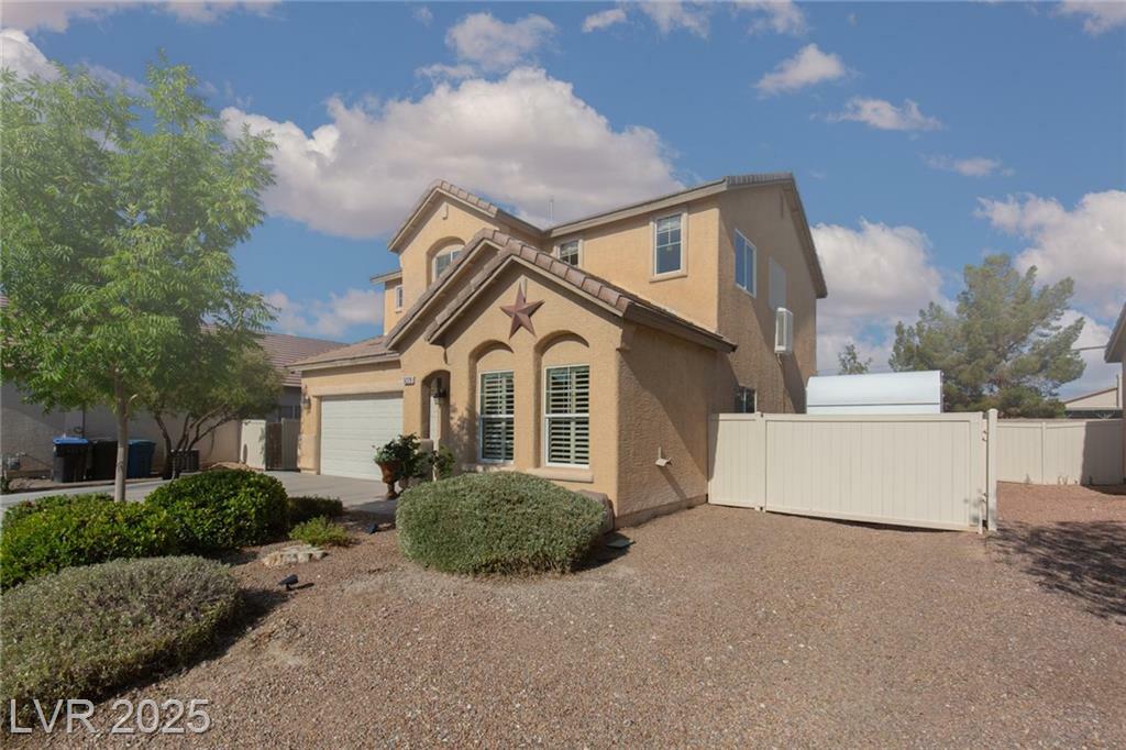 Property Photo: 5229 Giallo Vista Court NV 89031