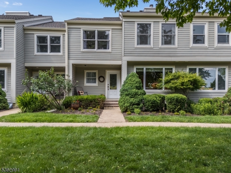 303 Knoll Way  Rocky Hill Boro NJ 08553 photo