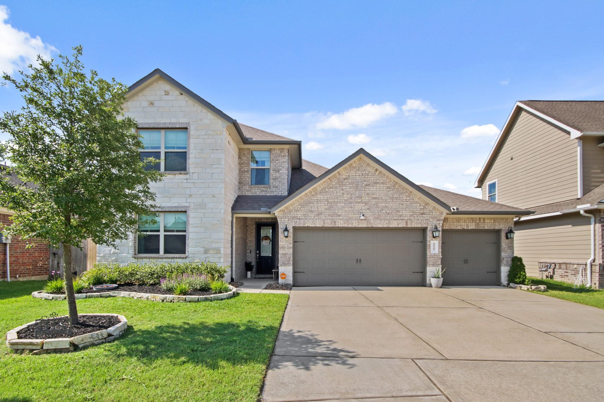 Property Photo: 11107 Thinleaf Alder Way TX 77375