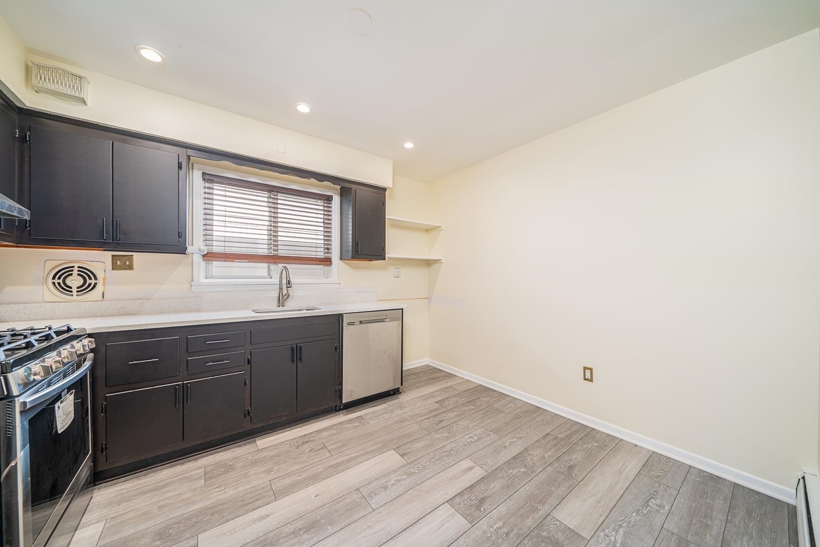 Property Photo: 121 Ogden Ave 2 NJ 07307