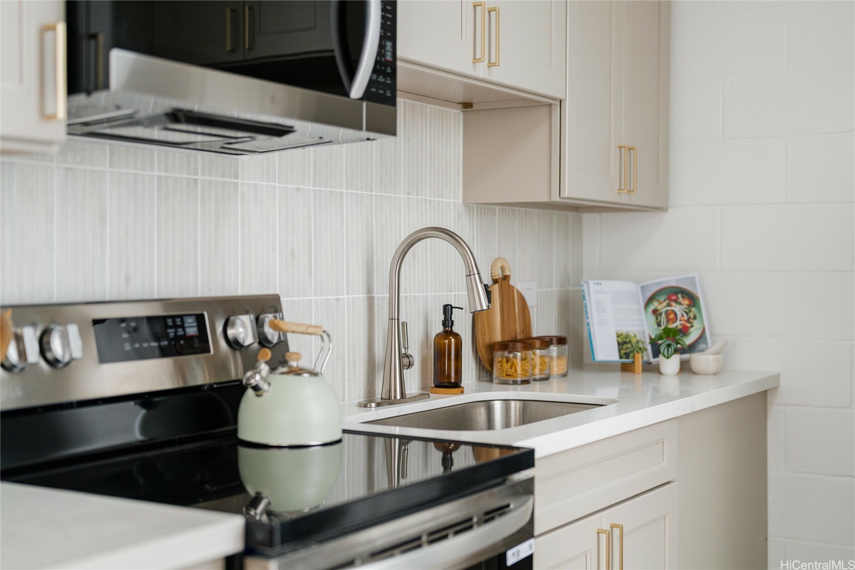 Property Photo: 906 Lehua Avenue C301 HI 96782
