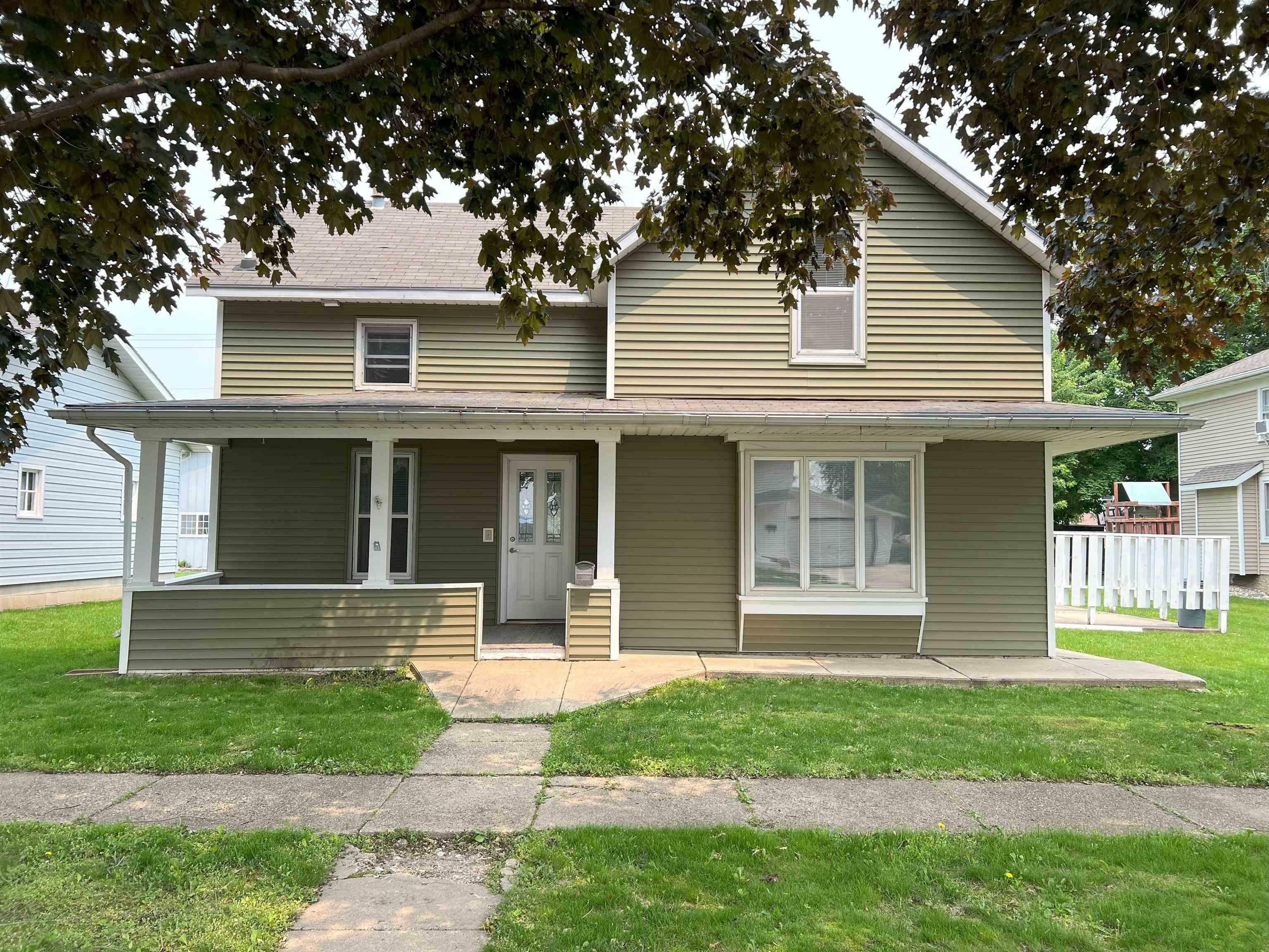 Property Photo: 1119 State St IA 50461