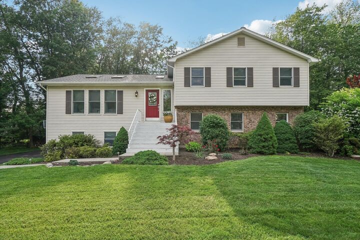 Property Photo:  21 Wachs Way  NY 10989 