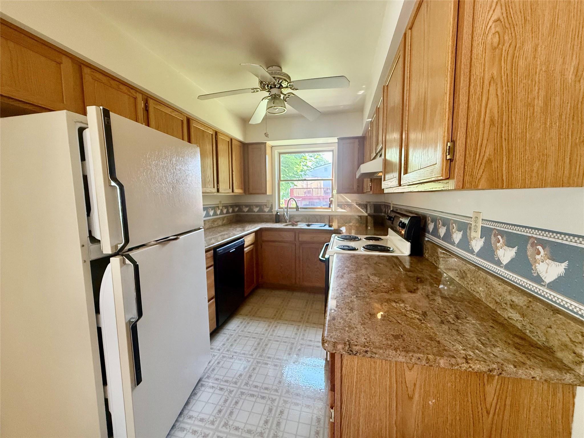 Property Photo:  281 Union Avenue  NY 12553 