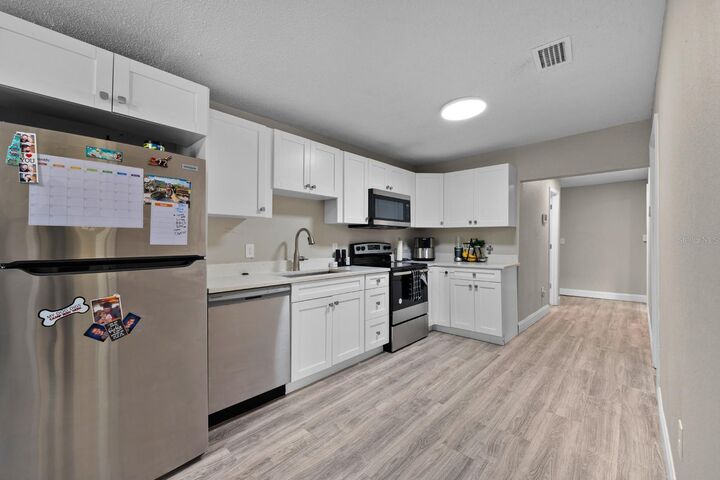 Property Photo: 4218 E Cayuga Street FL 33610