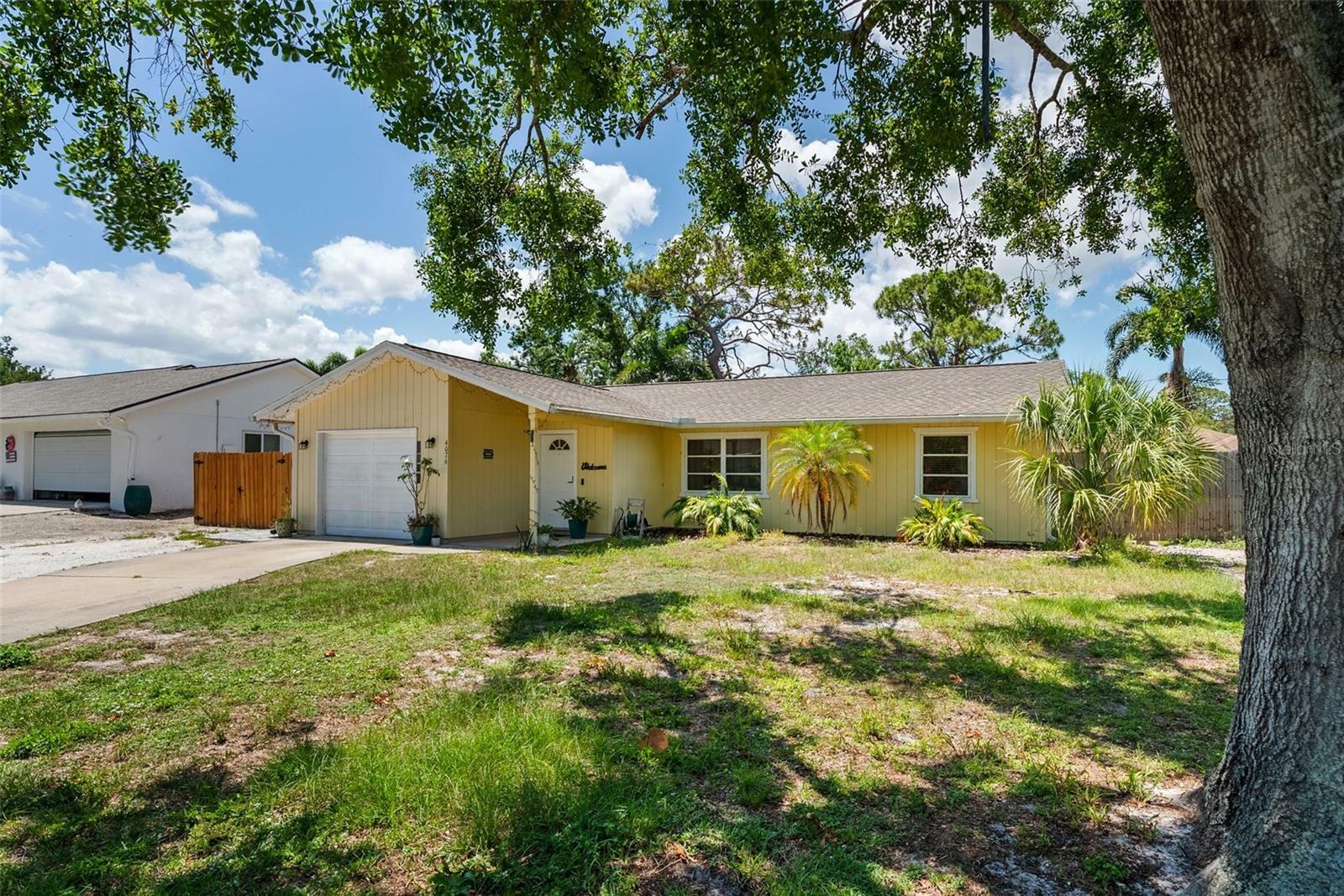 Property Photo: 4076 Vana Drive FL 34241