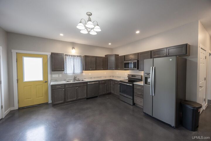 Property Photo:  17245 Atlantic Avenue  MI 49905 