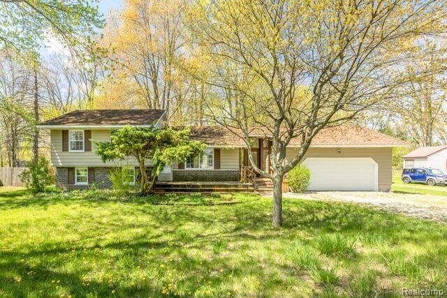 Property Photo: 2527 Oakwood Drive MI 48060 1712