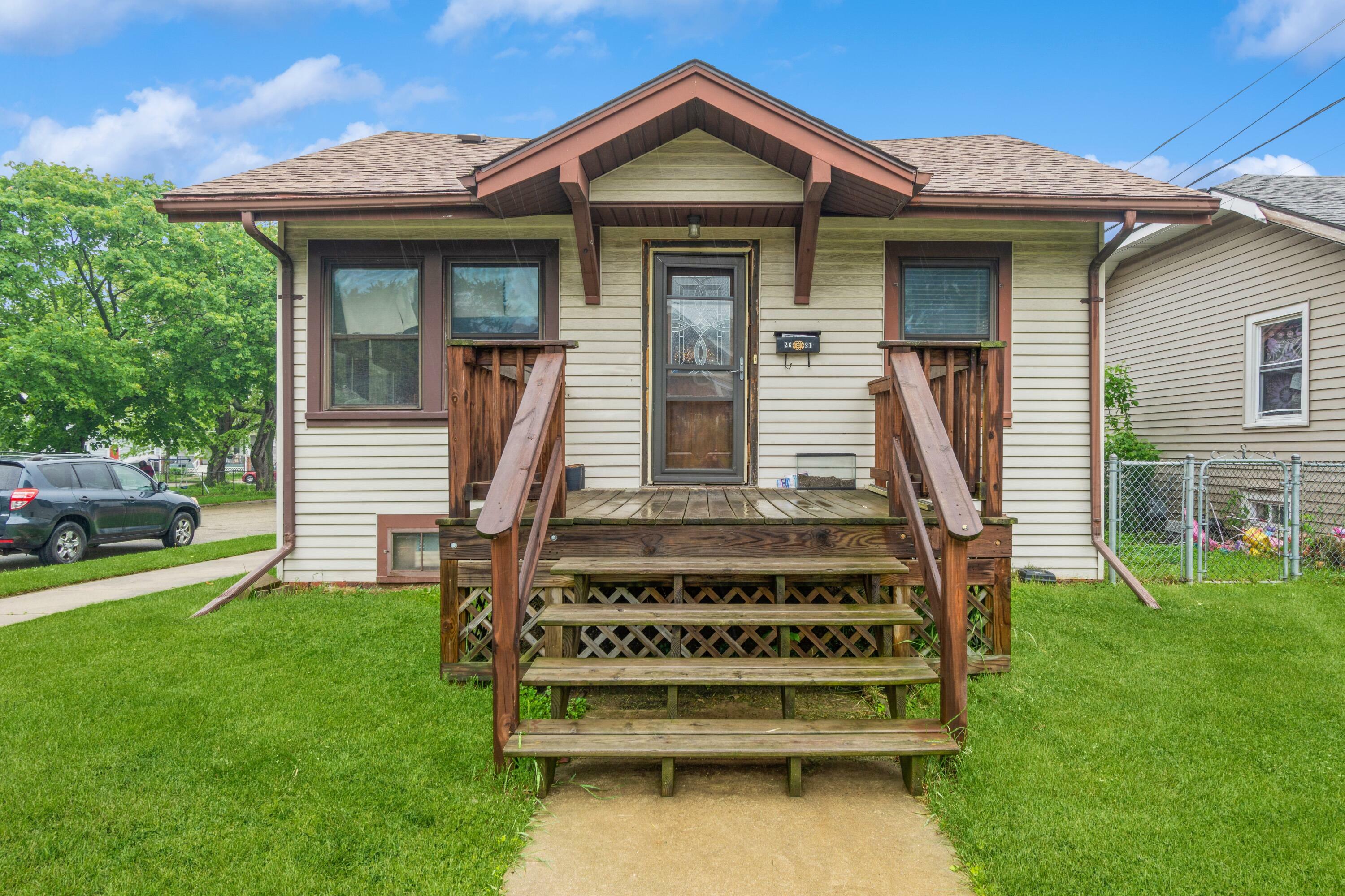 Property Photo: 2621 Cottonwood Ct WI 53402