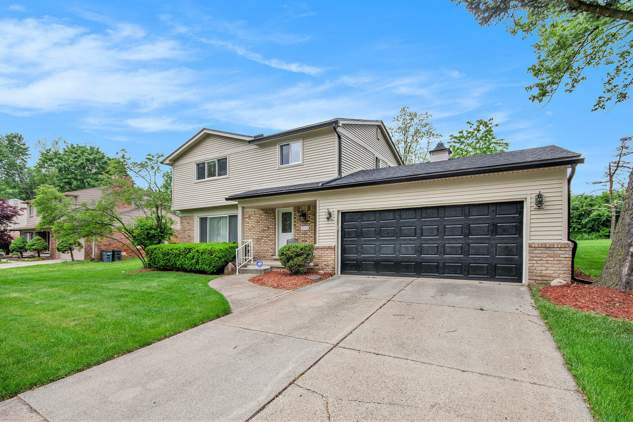 Property Photo:  4014 Orchard Crest Drive  MI 48322 