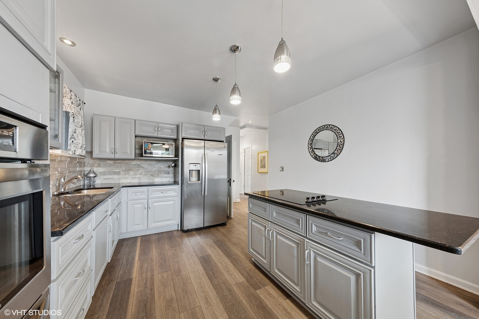 Property Photo: 5725 S Washtenaw Avenue IL 60629