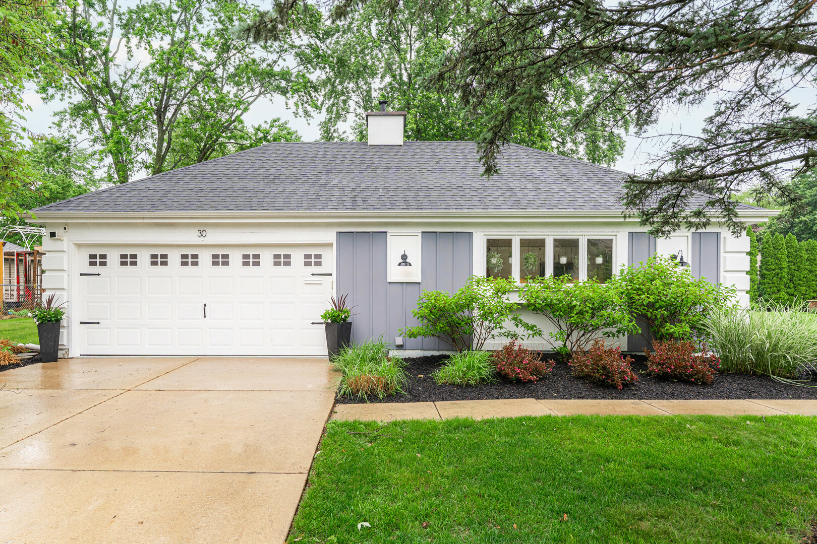 Property Photo:  30 Beau Meade Road  IL 60543 