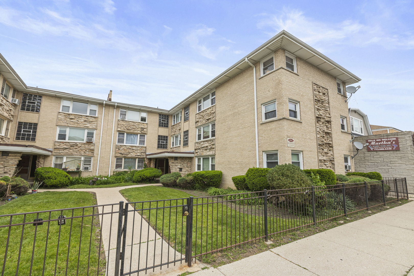 Property Photo: 6964 W Diversey Avenue 7 IL 60707