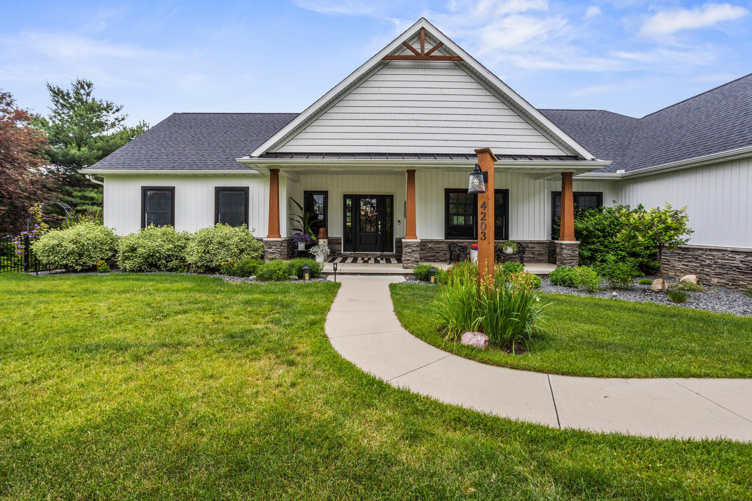 Property Photo:  4203 Curtis Meadow Drive  IL 61822 