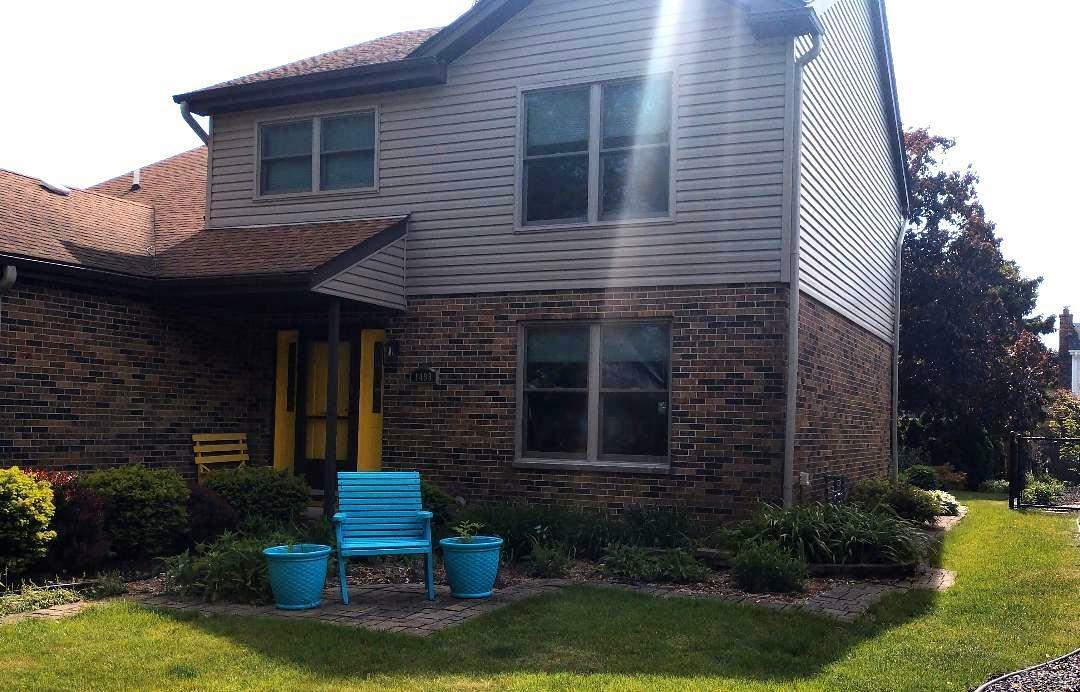 Property Photo: 1498 Kingston Court IL 60018