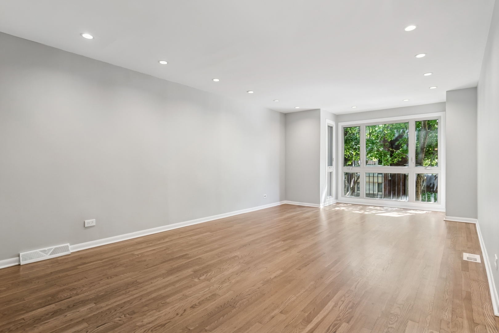Property Photo: 2717 S Michigan Avenue IL 60616