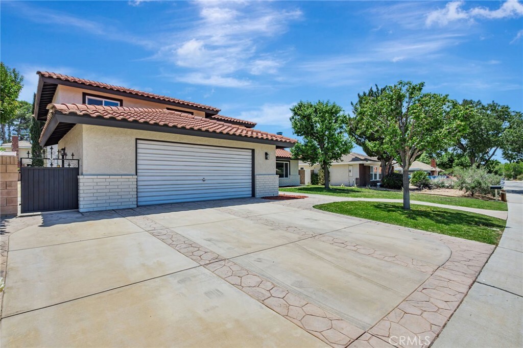 Property Photo:  3230 Larwood Street  CA 93536 
