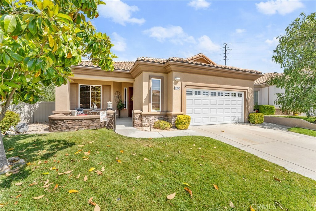 Property Photo:  1574 Litchfield Court  CA 92220 